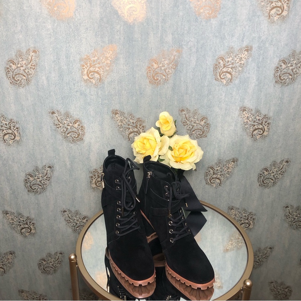 ⭐️NEW⭐️White House Black Market (WHBM) Mid Heel Combat Boot - Picture 6 of 8